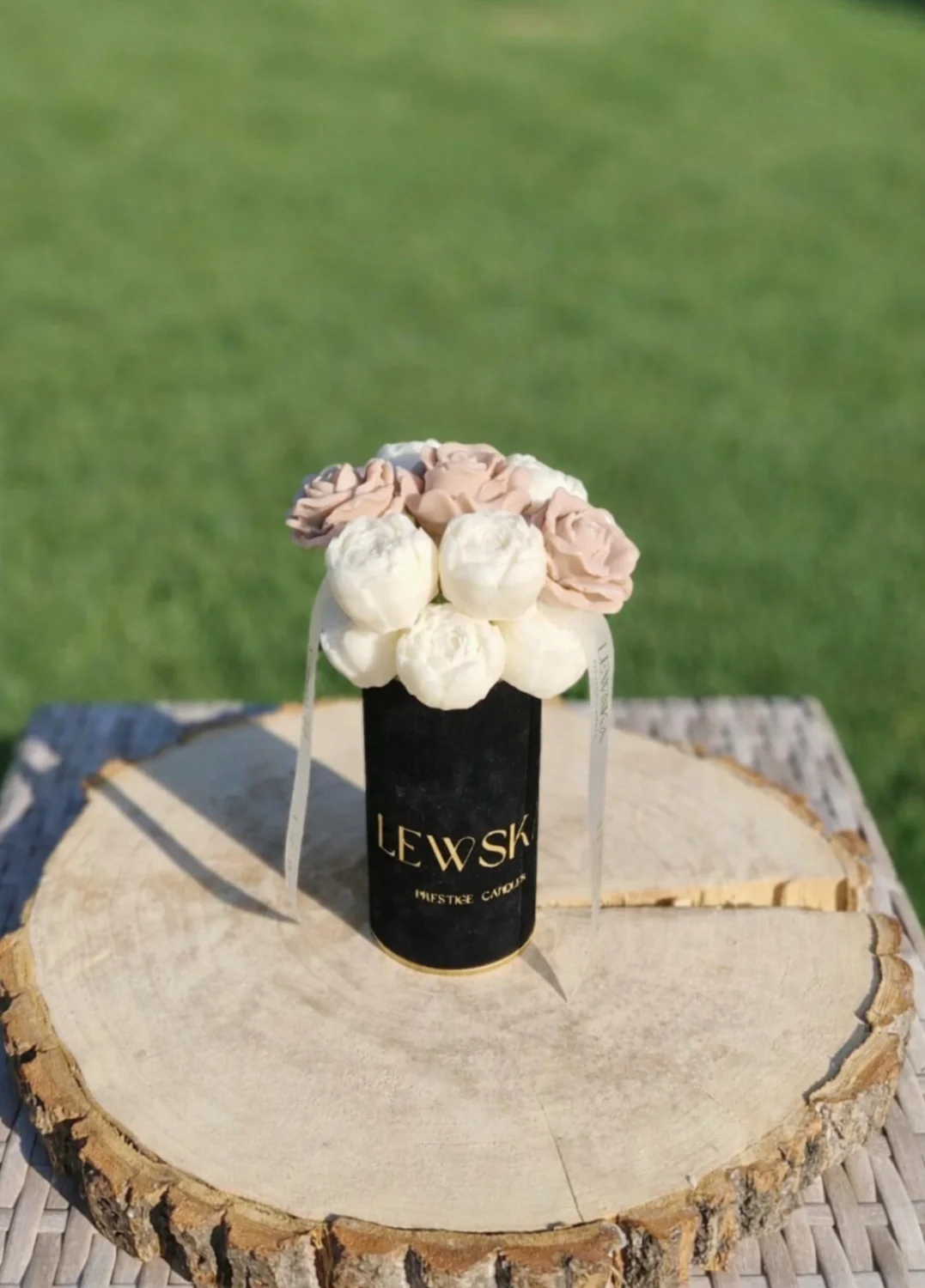 Flowerbox S mini pąki i 3 róże beżowe