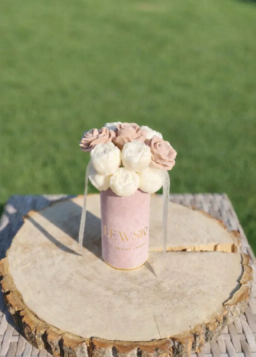 Flowerbox S mini pąki i 3 róże beżowe