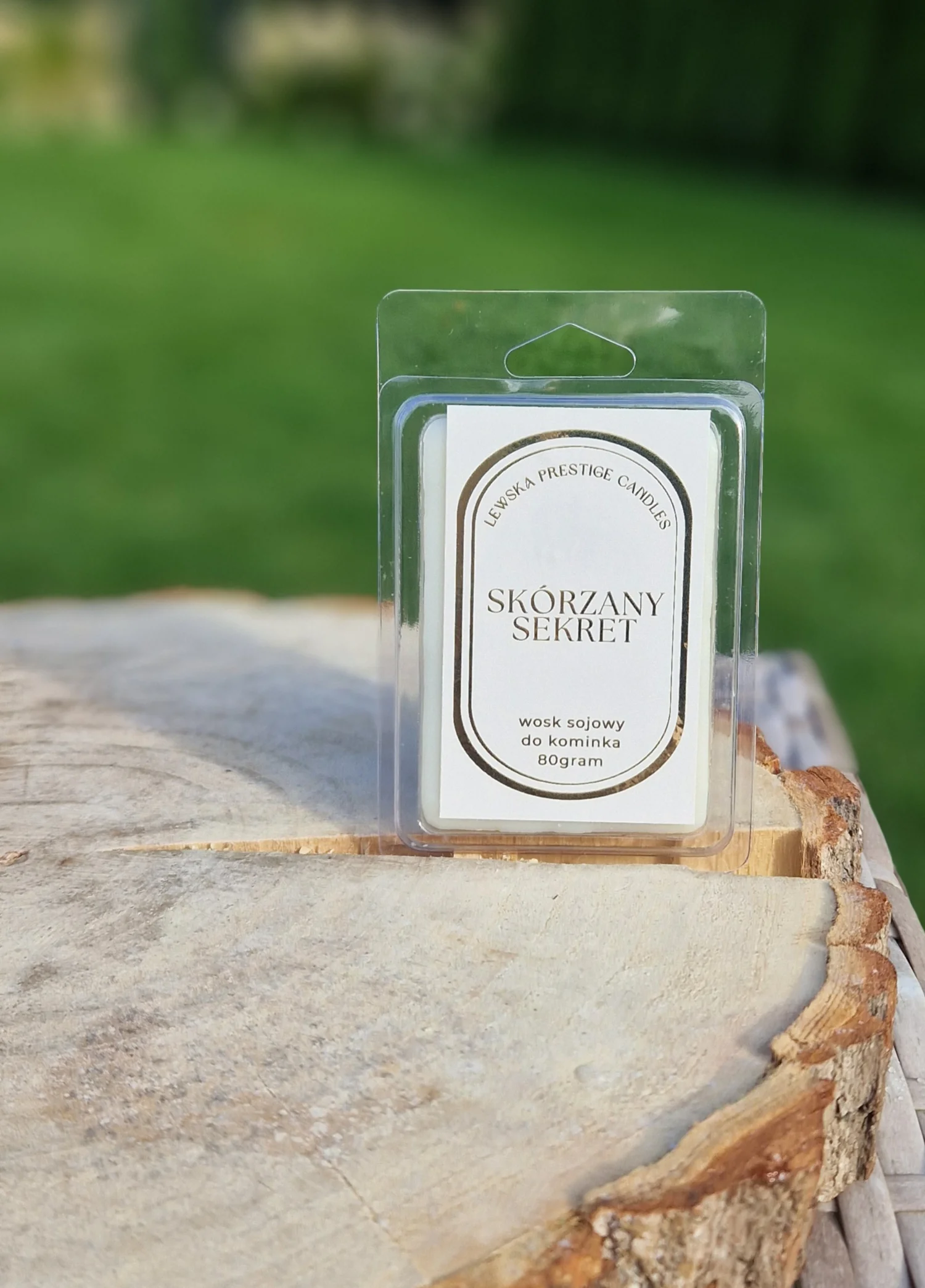 Wosk zapachowy do kominka  "Skórzany Sekret""