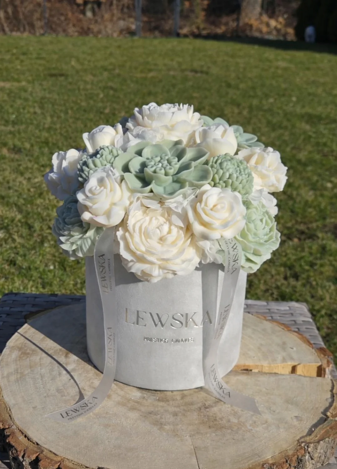 Flowerbox L-mix kwiatów biel- matcha