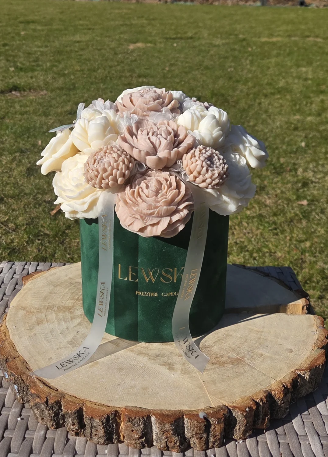 Flowerbox L butlkowa zieleń- kwiaty biało- beżowe