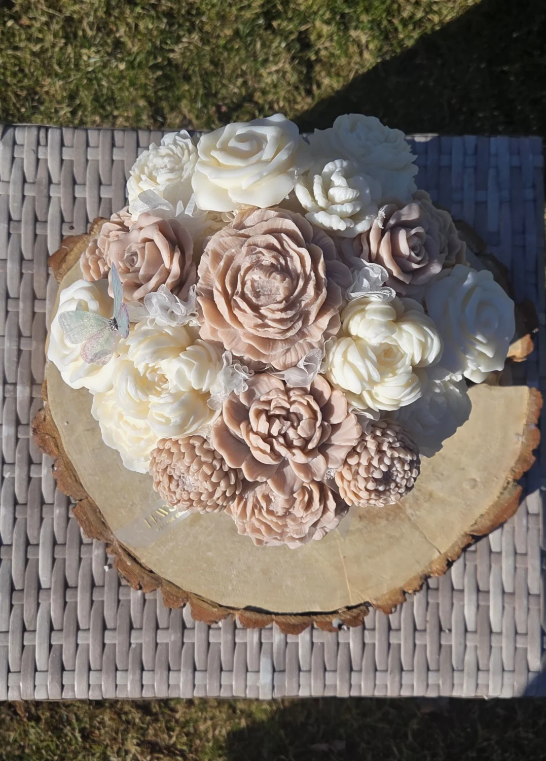 Flowerbox L butlkowa zieleń- kwiaty biało- beżowe