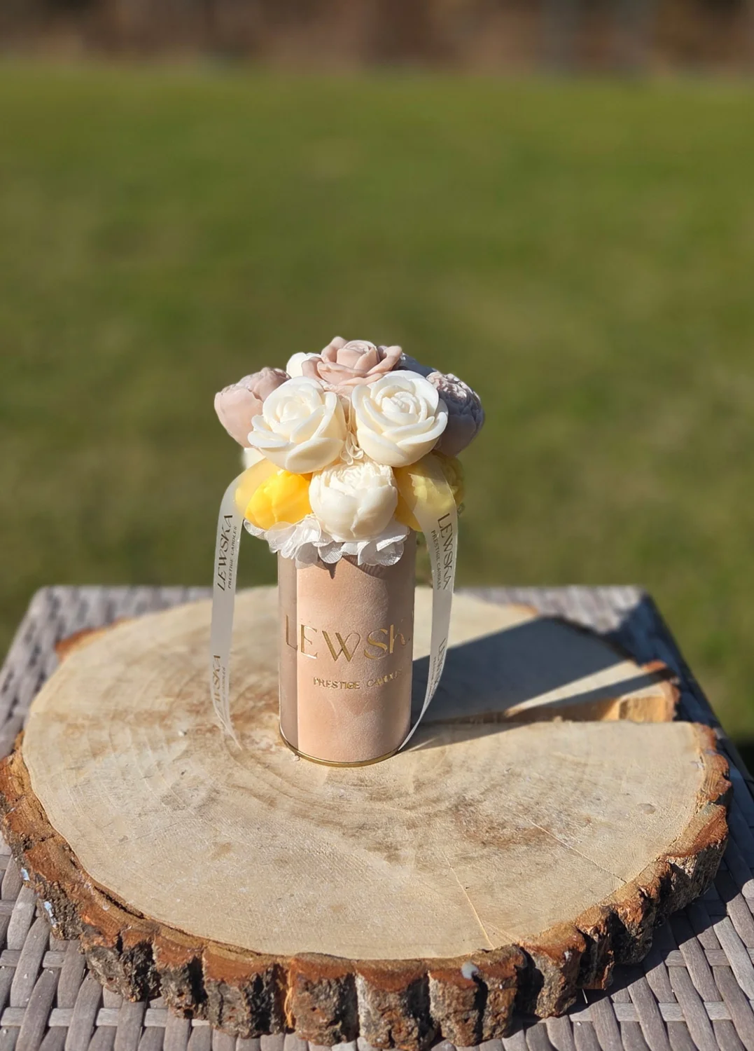 Flowerbox sojowy  S beż- kwiaty biel-beż-żólty