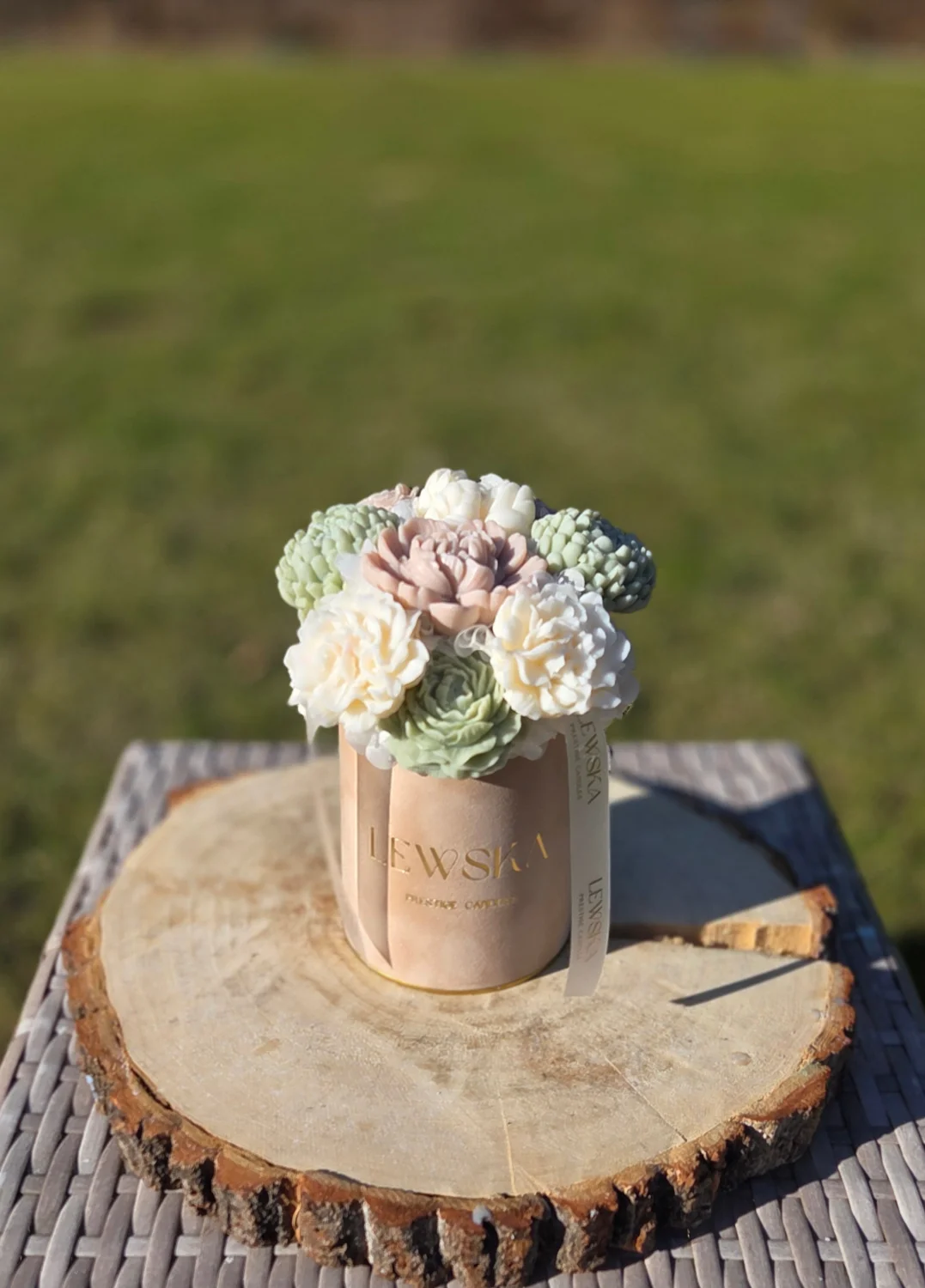 Flowerbox  sojowy M beż- kolor kwiatów biel- beż matcha 