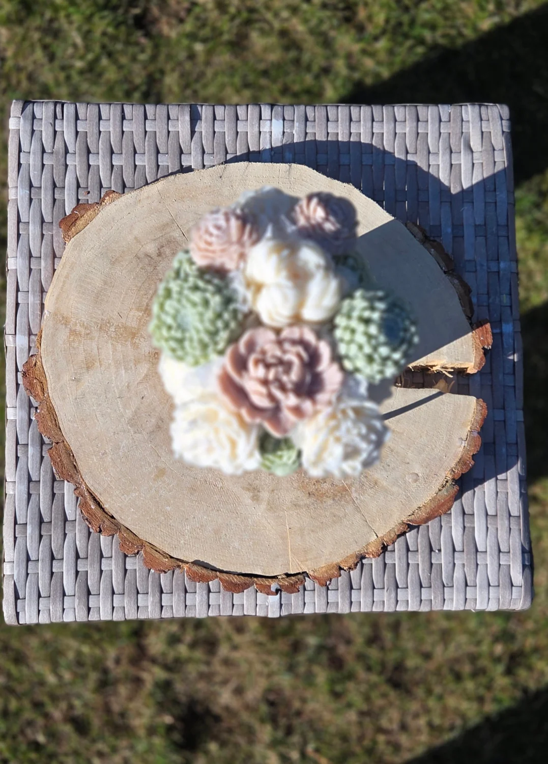 Flowerbox  sojowy M beż- kolor kwiatów biel- beż matcha 