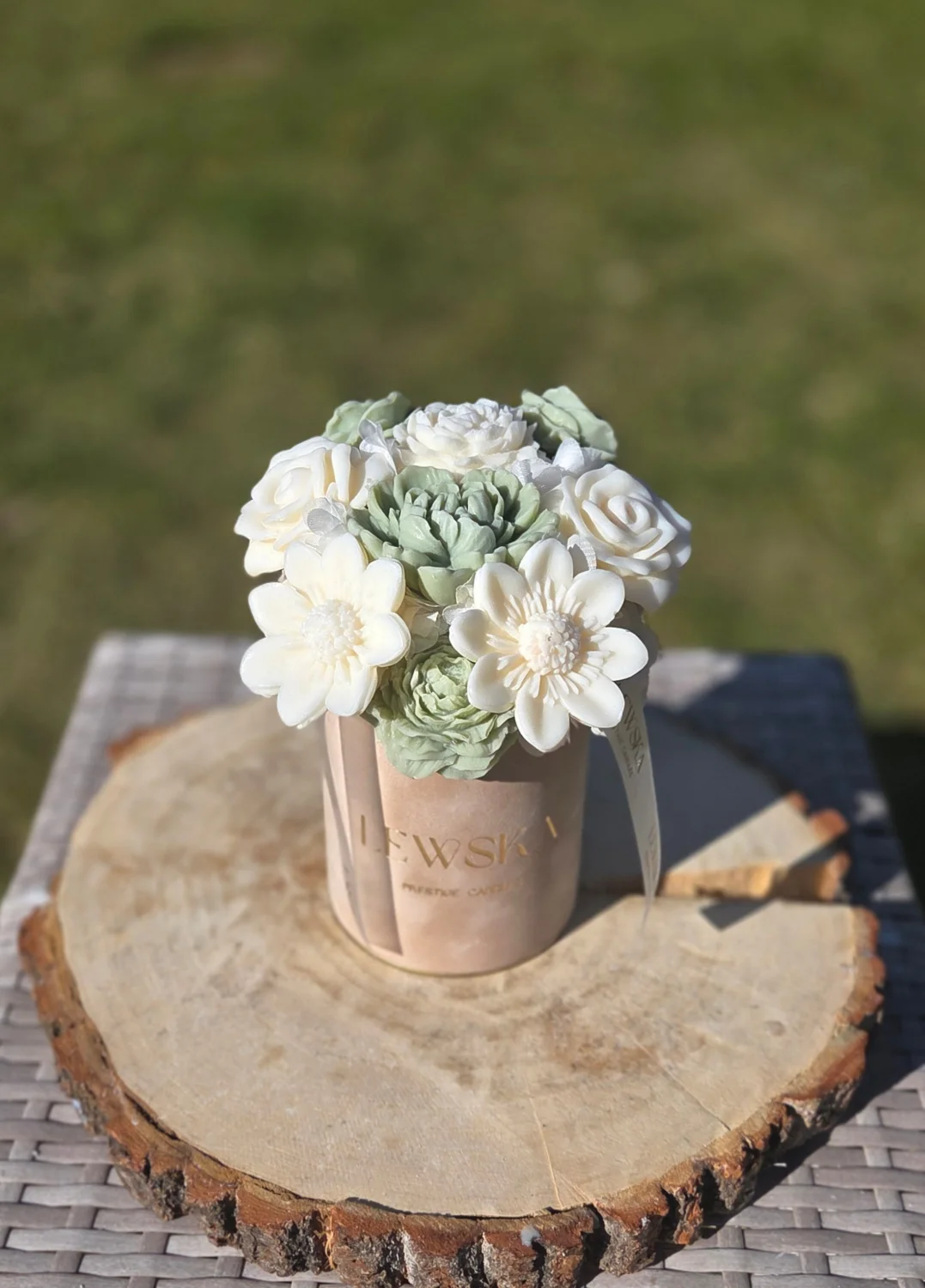 Flowerbox  sojowy M beż- kolor kwiatów biel-  matcha 