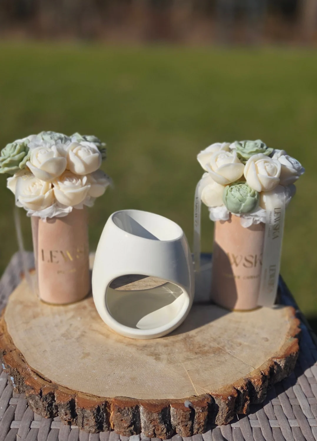 Flowwrbox sojowy  S  beż- kwiaty biel-matcha II