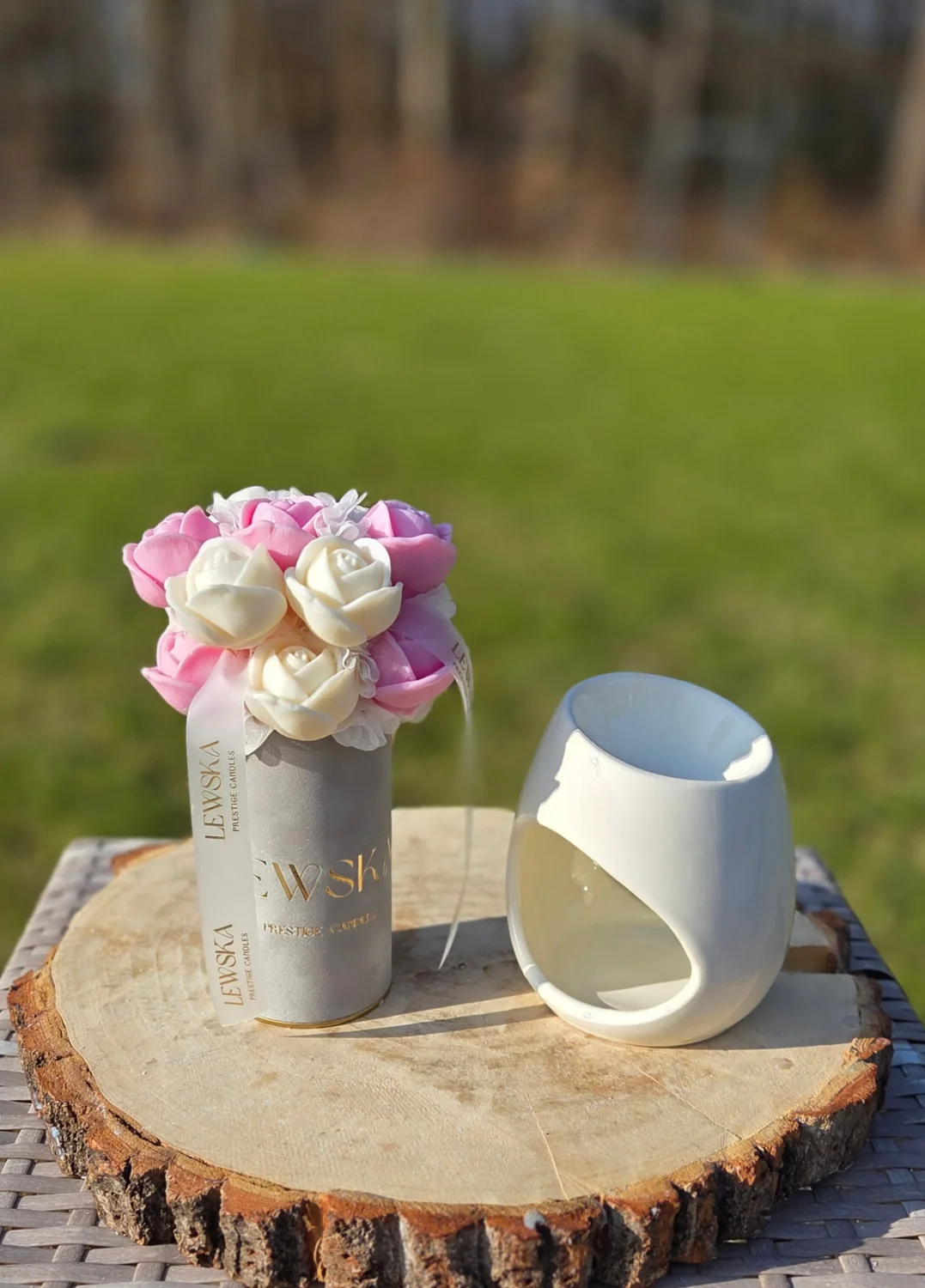 Flowerbox sojowy  S szary biało- różowe róże