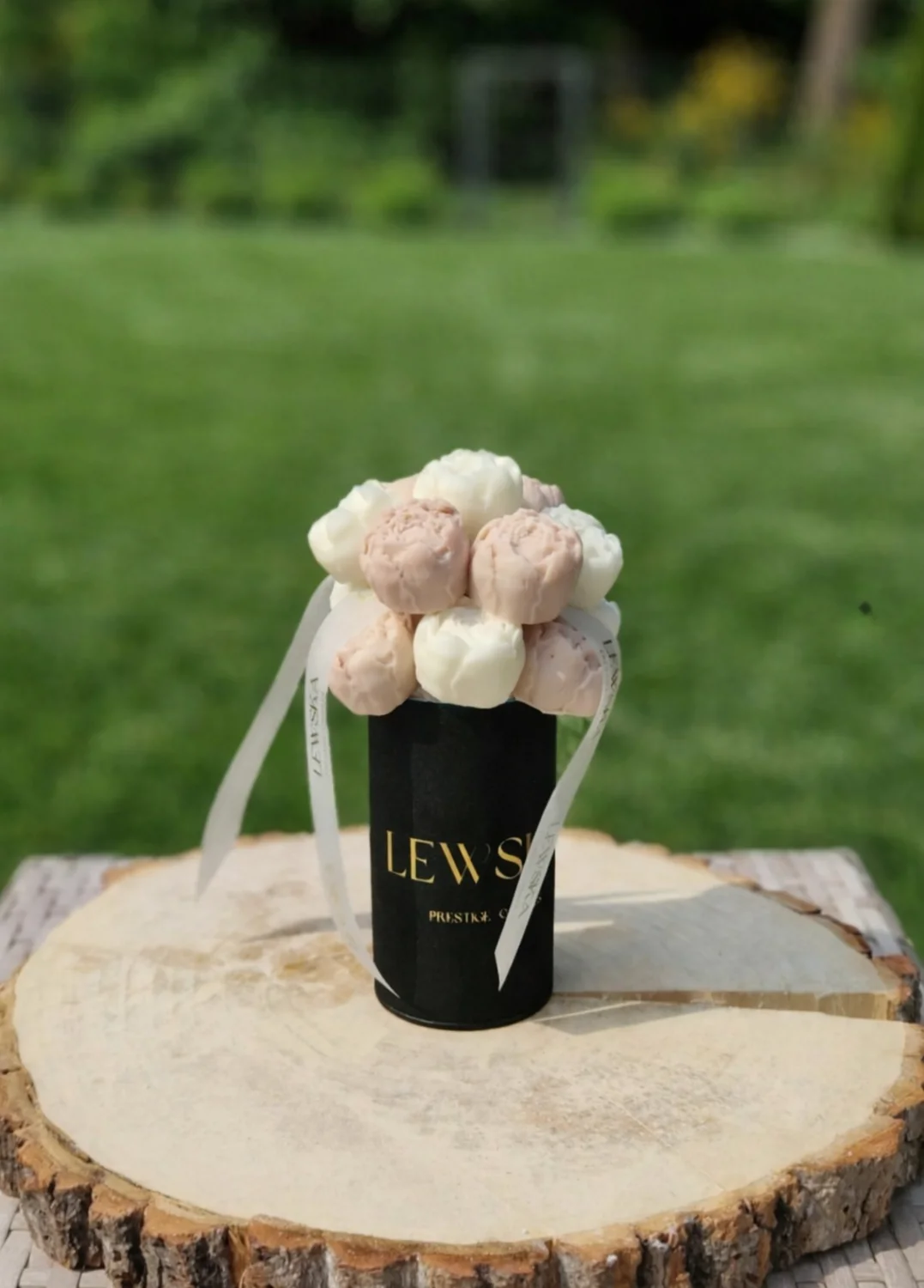 Flowerbox  S-  biało- beżowe mini pąki