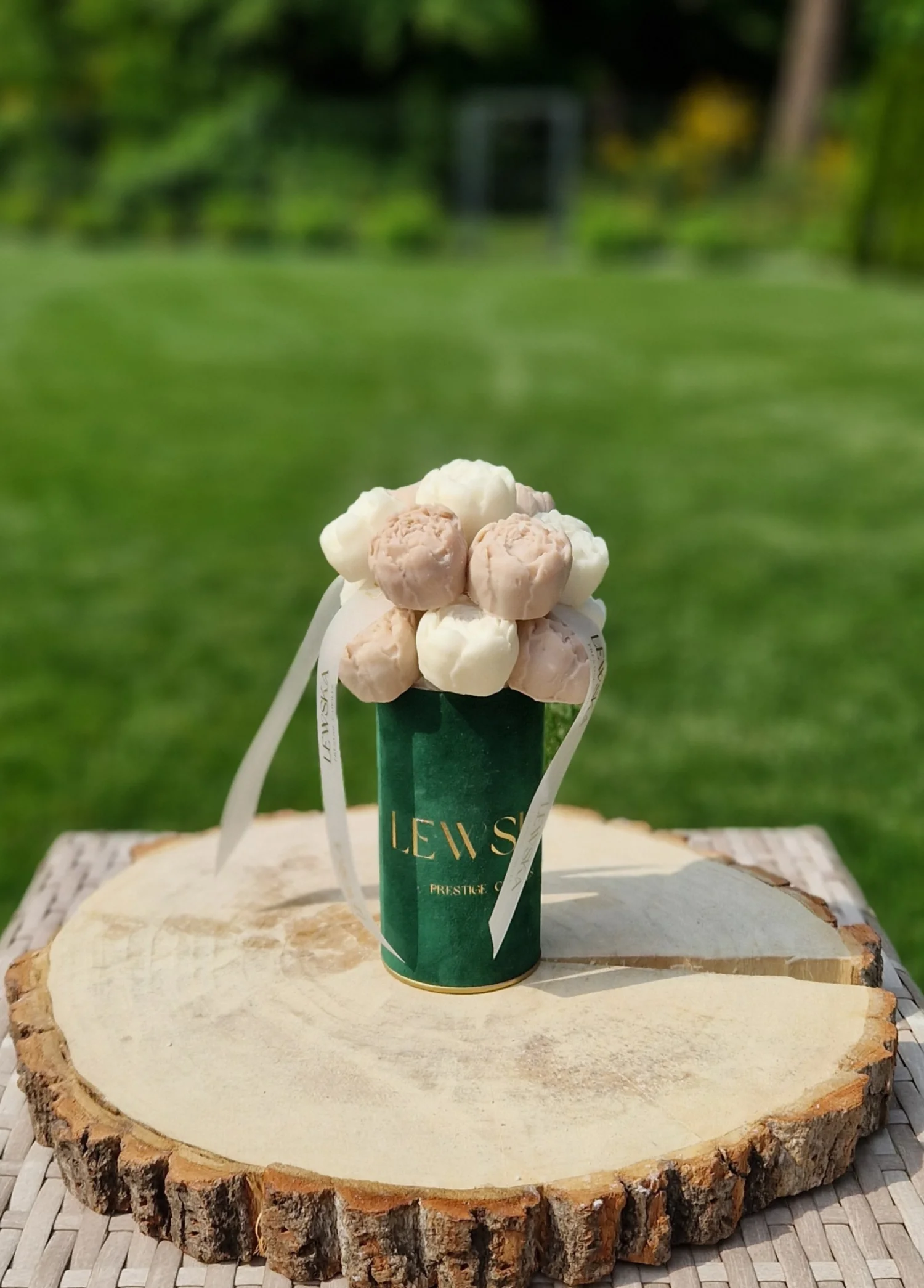 Flowerbox  S-  biało- beżowe mini pąki