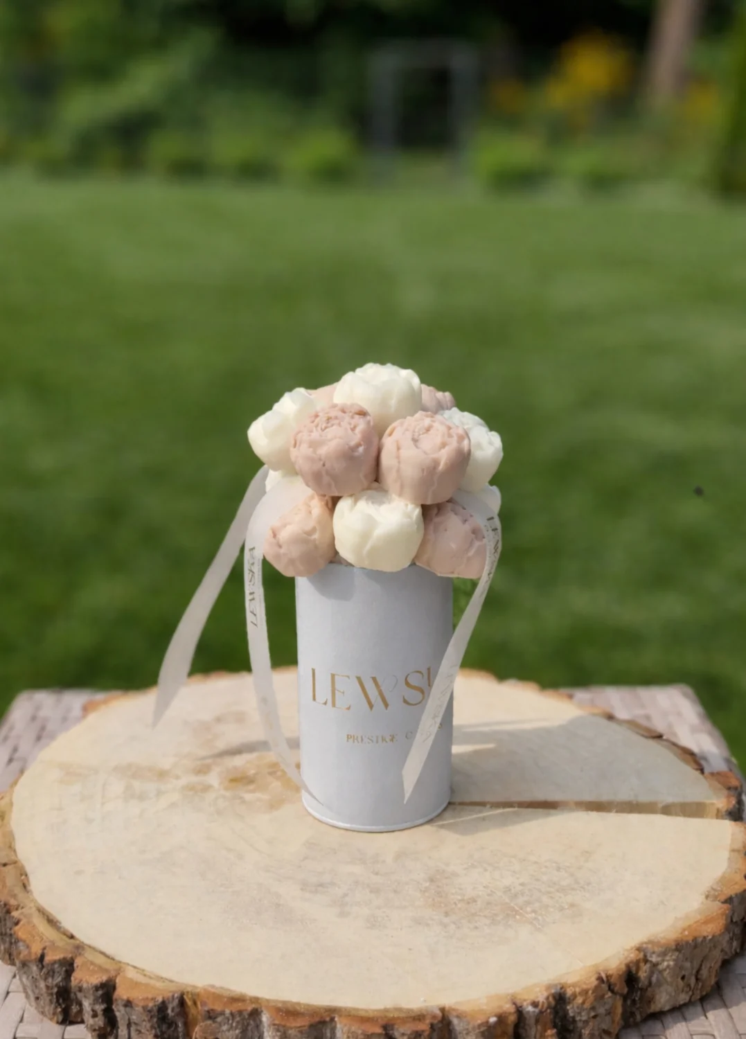 Flowerbox  S-  biało- beżowe mini pąki