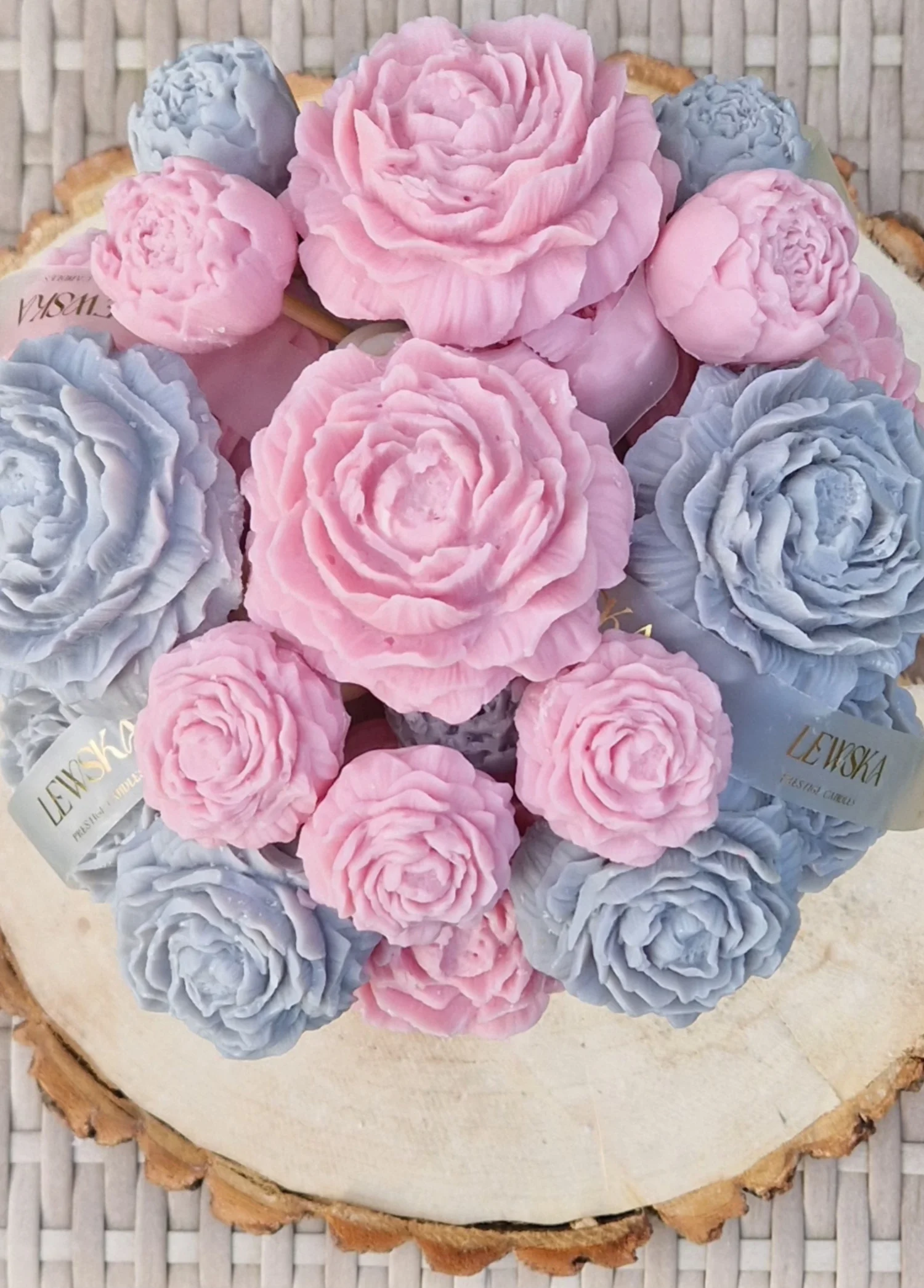 Flowerbox  L szary. Kwiaty szaro- różowe