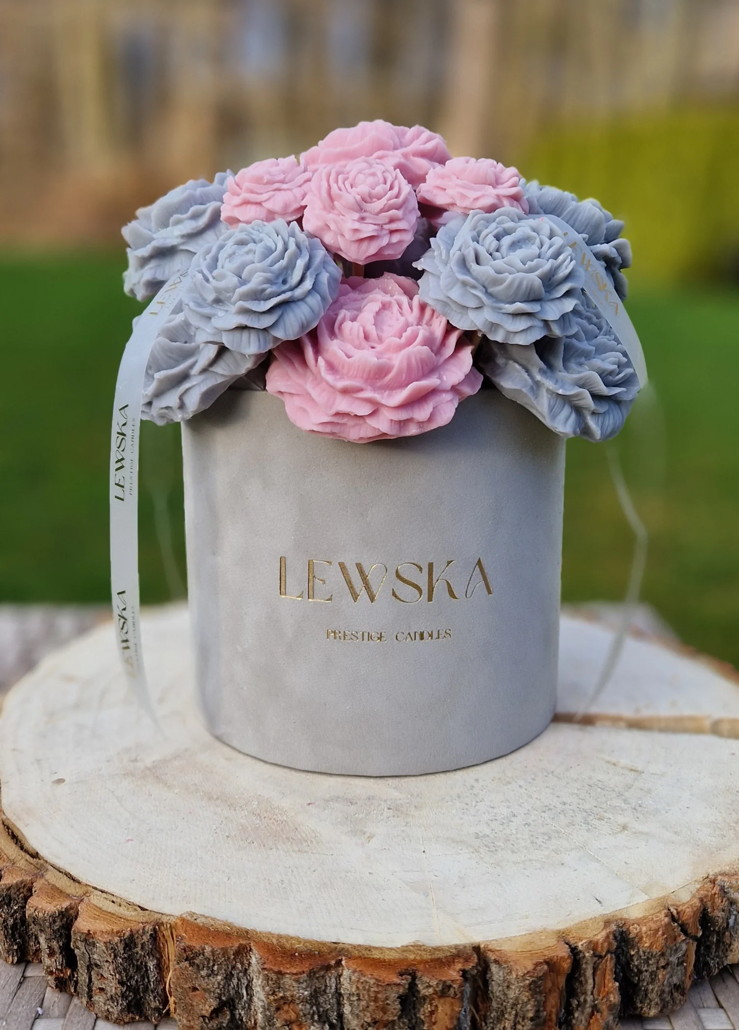 Flowerbox  L szary. Kwiaty szaro- różowe